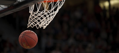 NBA篮球比赛精彩瞬间直播画面