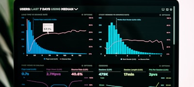 实时更新的足球联赛积分榜与球队数据面板